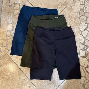 Uniqlo AIRism Biker Shots Size Small